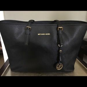 Michael Kors Medium Jet Set Black Tote